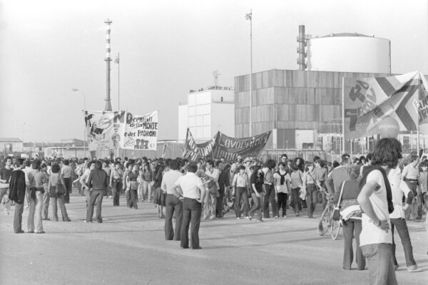 1977-093-006